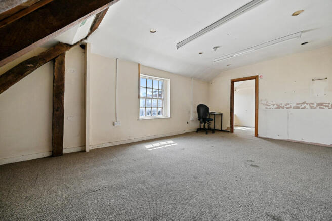 AHBB - Tudor Hall - Landing B6 (1)