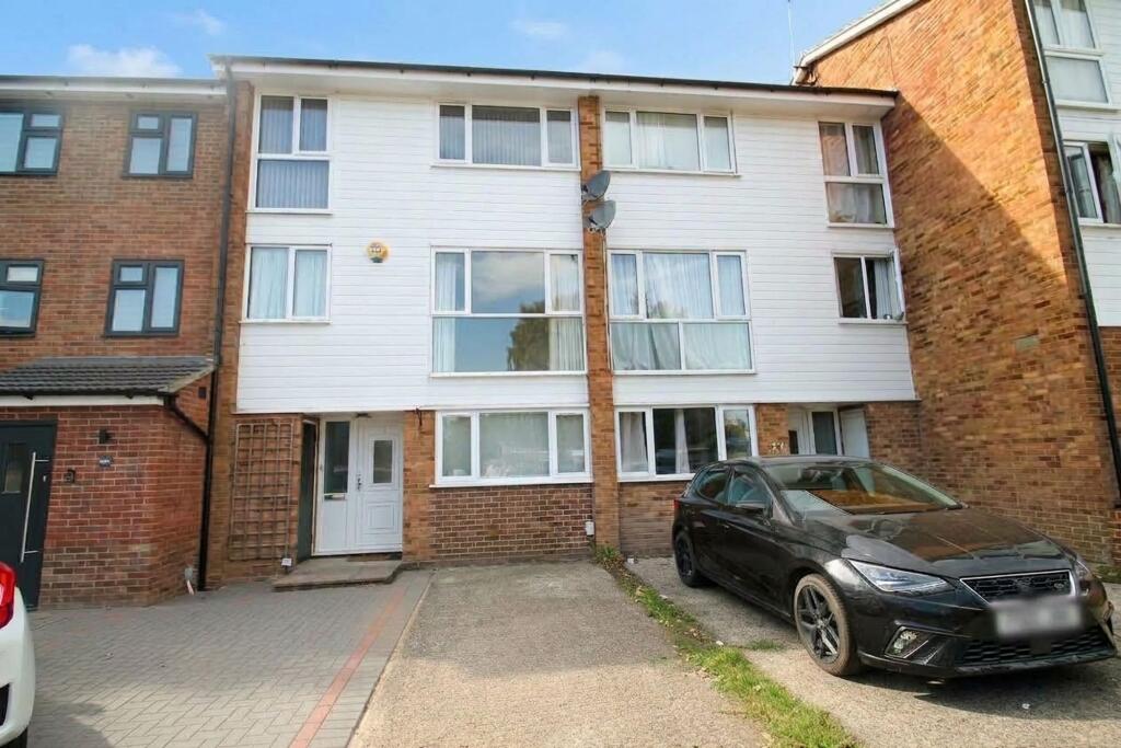 Main image of property: Cromer Road, New Barnet, EN5