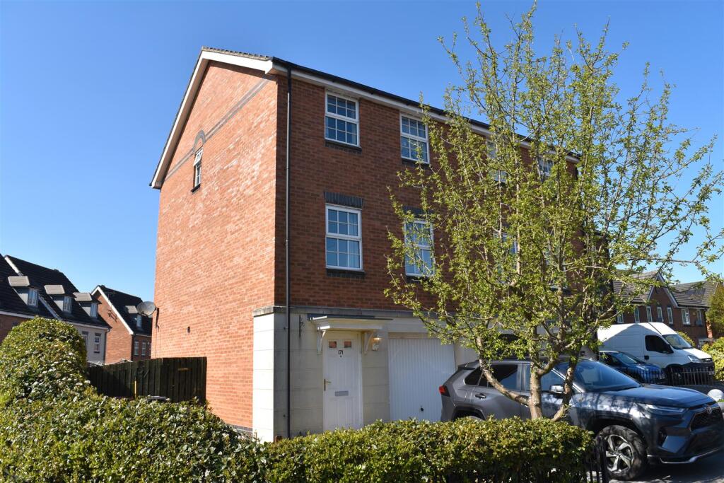 Main image of property: The Avenue, Starbeck, Harrogate, HG1 4QG