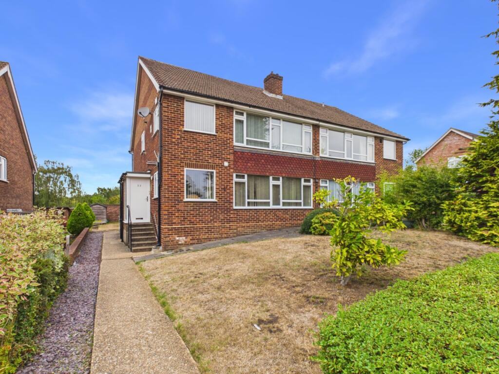 Main image of property: Chalfont Avenue, Amersham, Buckinghamshire, HP6