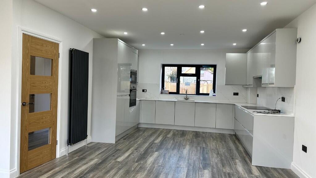 Main image of property: Berechurch Road, Colchester, Essex, CO2