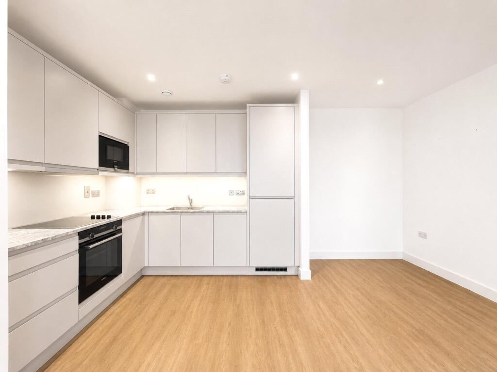 Main image of property: Lismore Boulevard, London, NW9