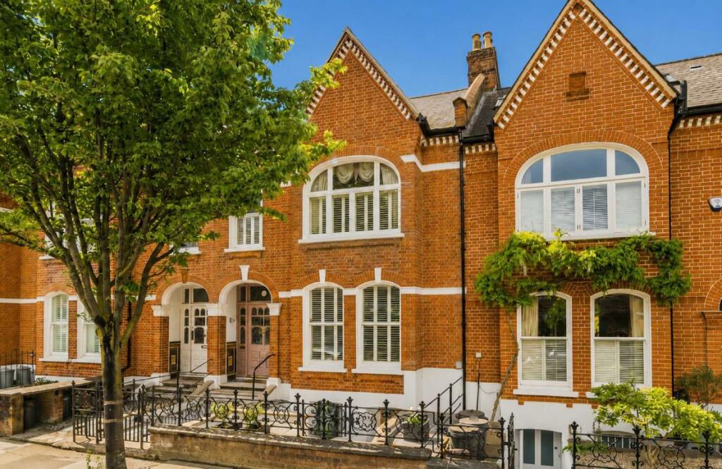Main image of property: Drakefield Road, Balham