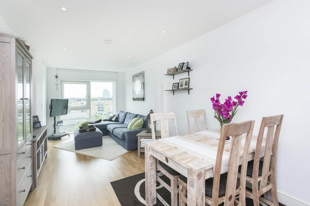 Main image of property: Spinnaker House, Battersea Reach