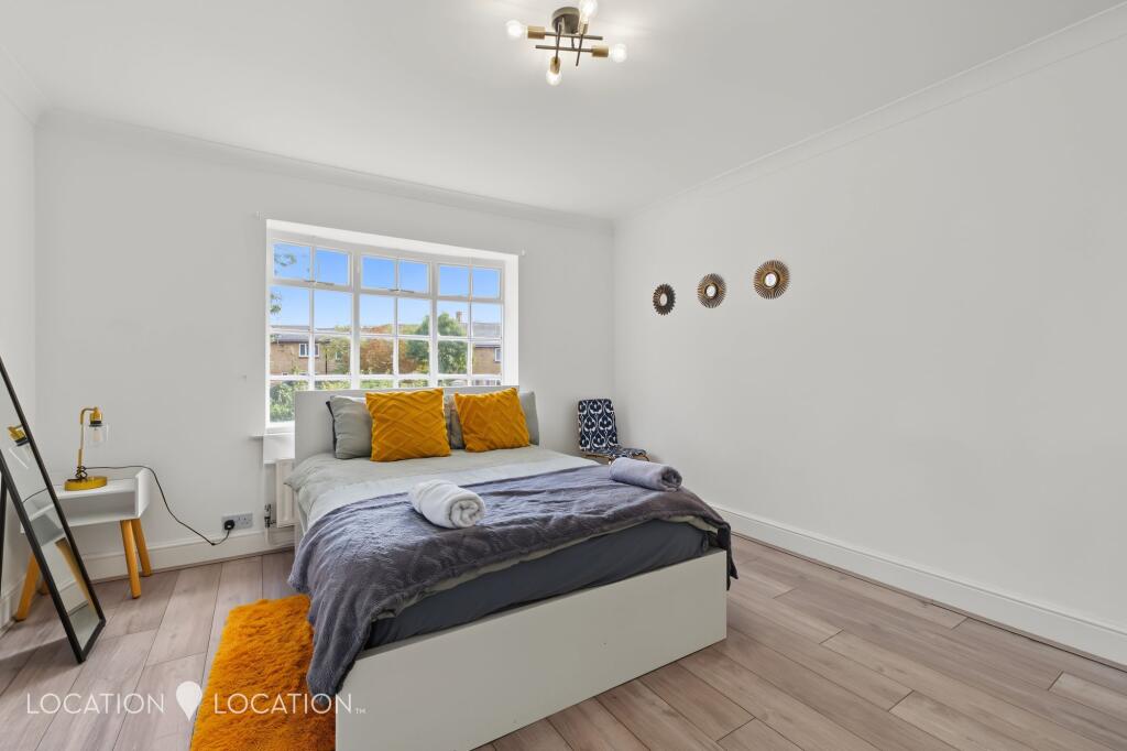 Main image of property: Queens Drive, London, N4