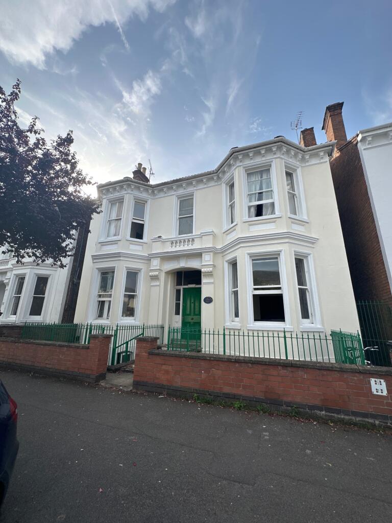 Main image of property: Room 4 Russell Terrace, CV31 1HE