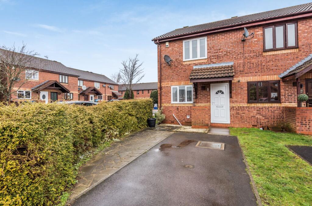 Main image of property: Coopers Green, Bicester, OX26