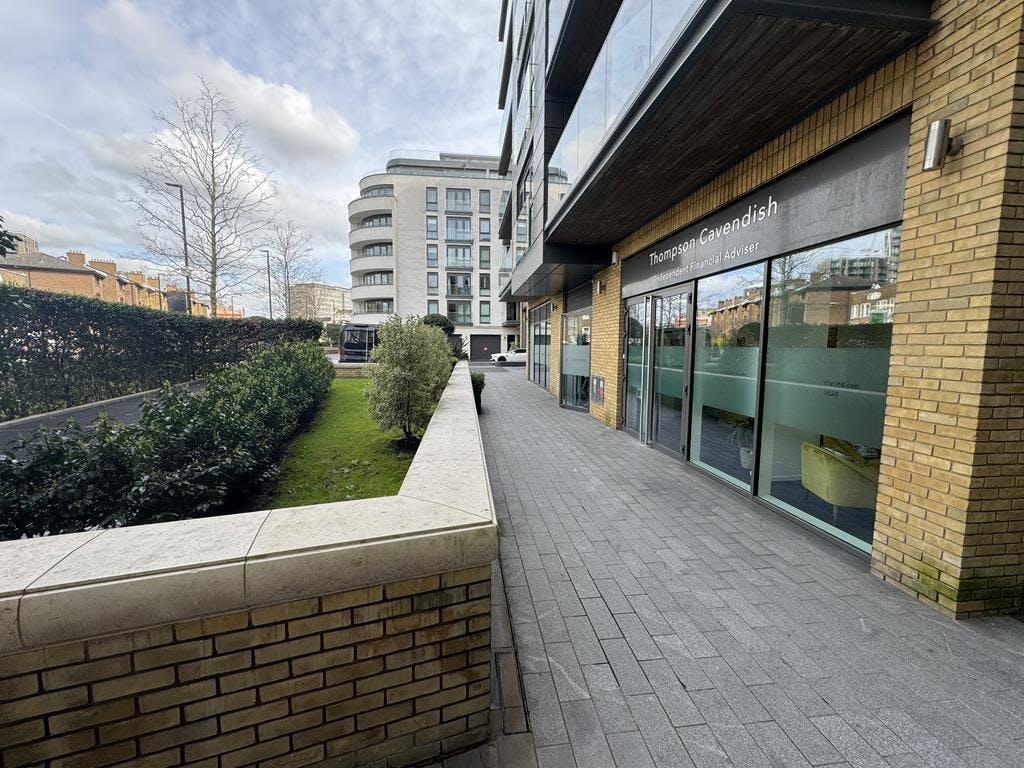 Kew Bridge Unit 2 Brentford 1.jpg