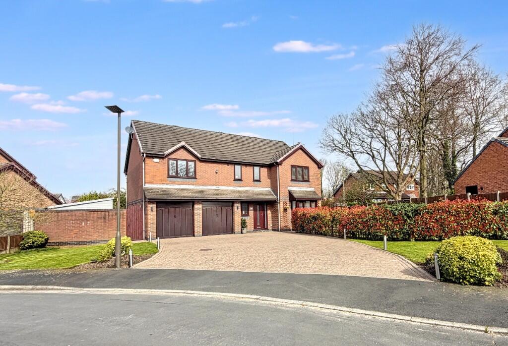 Main image of property: Hawkworth, M29