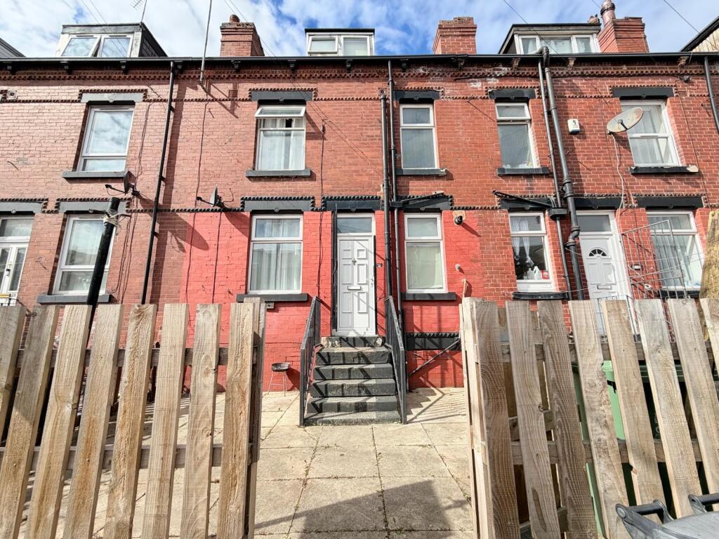 Main image of property: Brompton Mount, Leeds, LS11