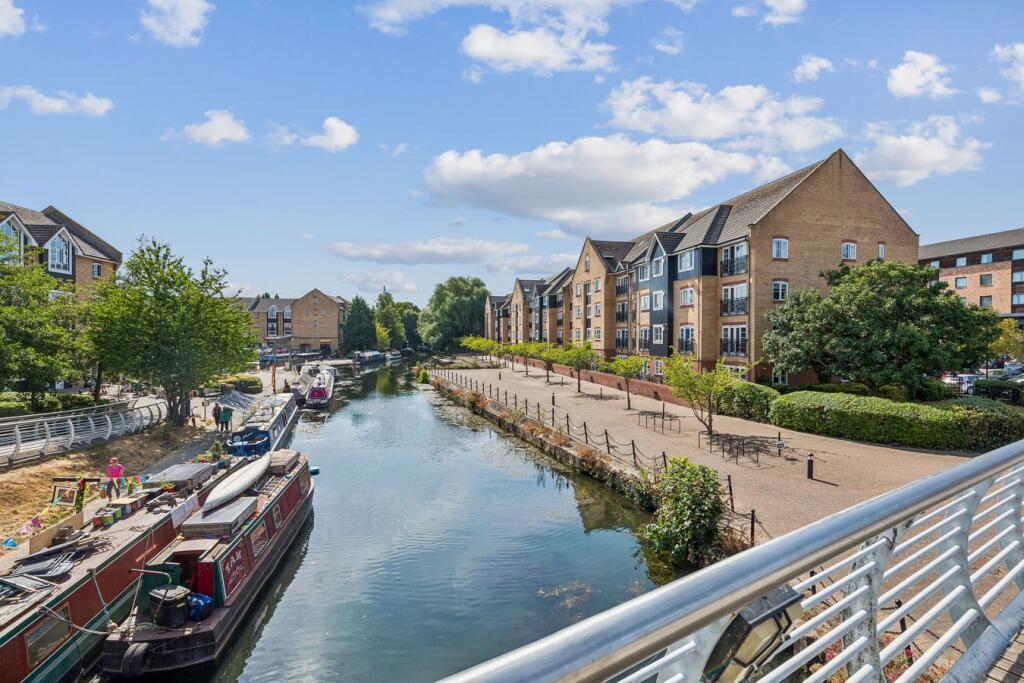 Main image of property: Stationers Place, Hemel Hempstead, HP3