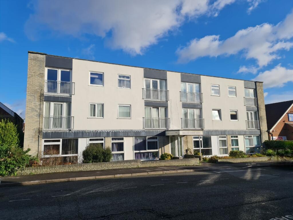 Main image of property: High Street, Lee-on-the-solent, PO13