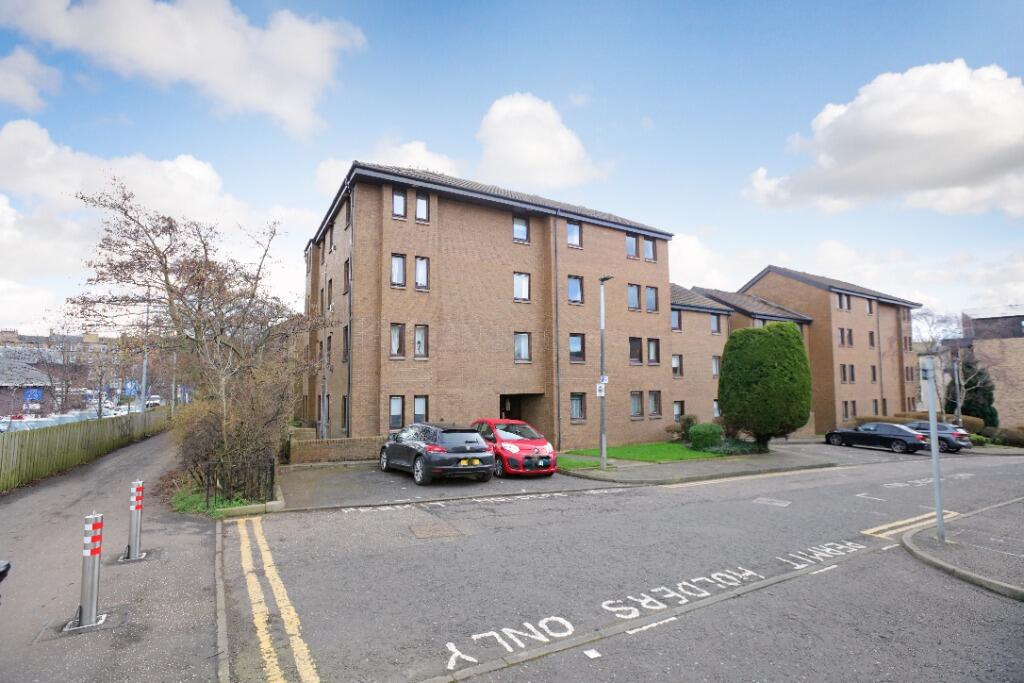 Main image of property: Boat Green, Canonmills, Edinburgh, EH3