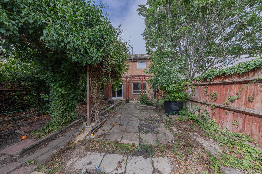 Main image of property: Crabtree, Peterborough, PE4
