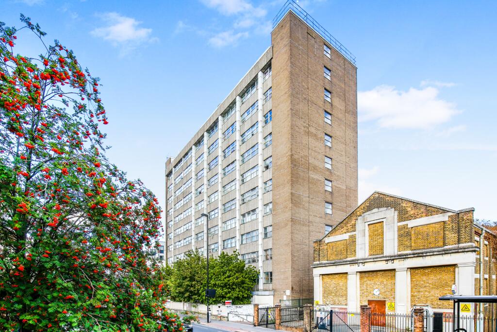 Main image of property: 6 Whitehorse Road, Croydon, CR0