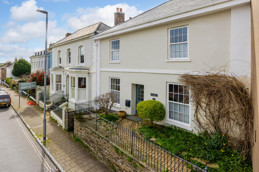 Main image of property: Fore Street, Kingsbridge, Devon