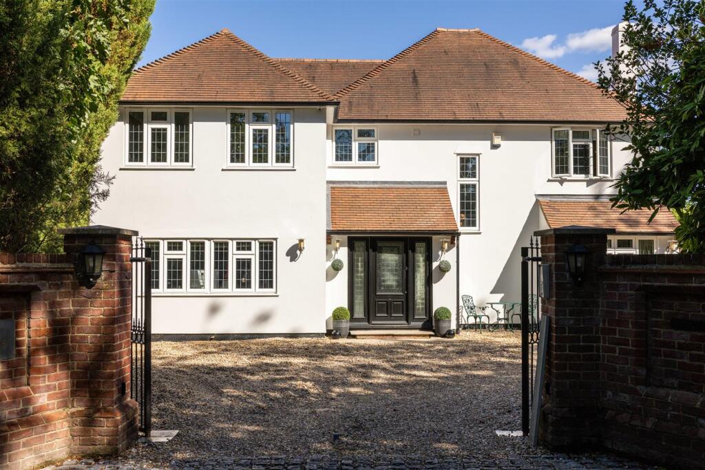 Main image of property: Babylon Lane, Lower Kingswood