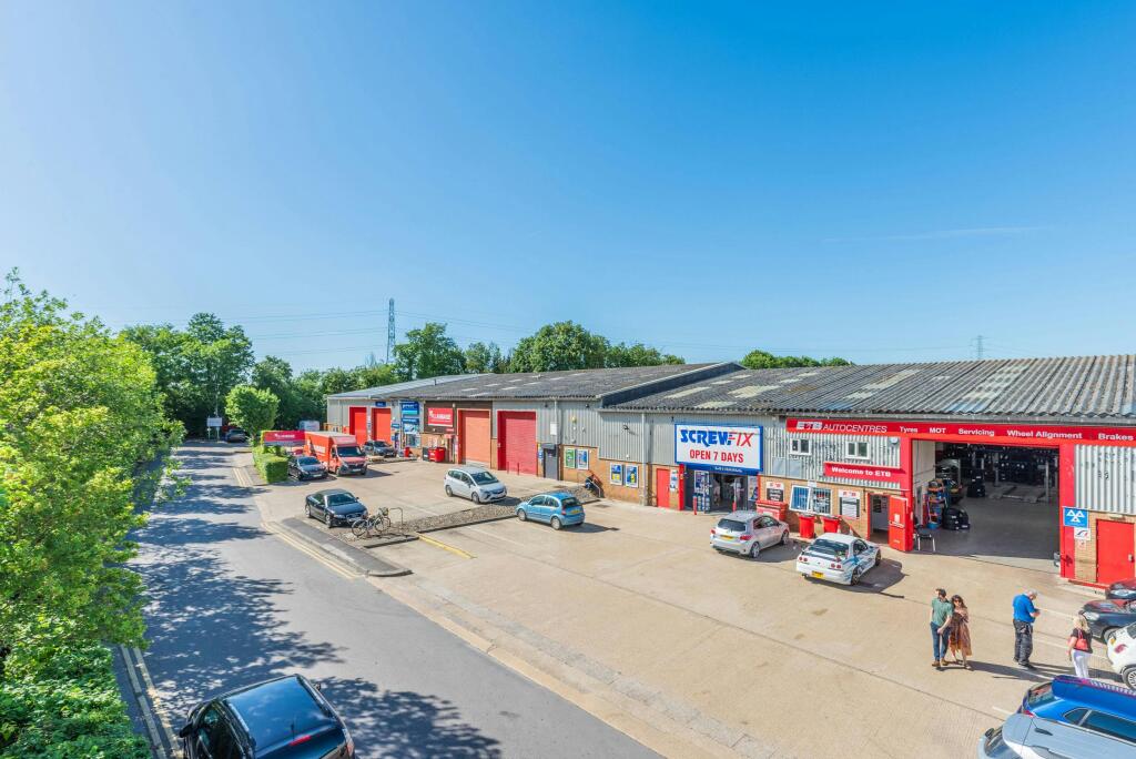 Unit-L-Chippenham-Trade-Centre-3.jpg