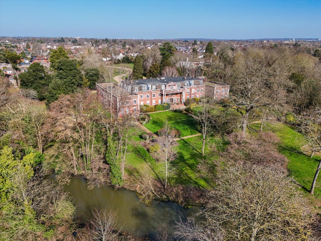 Main image of property: Molesey Park Road, East Molesey, Surrey KT8