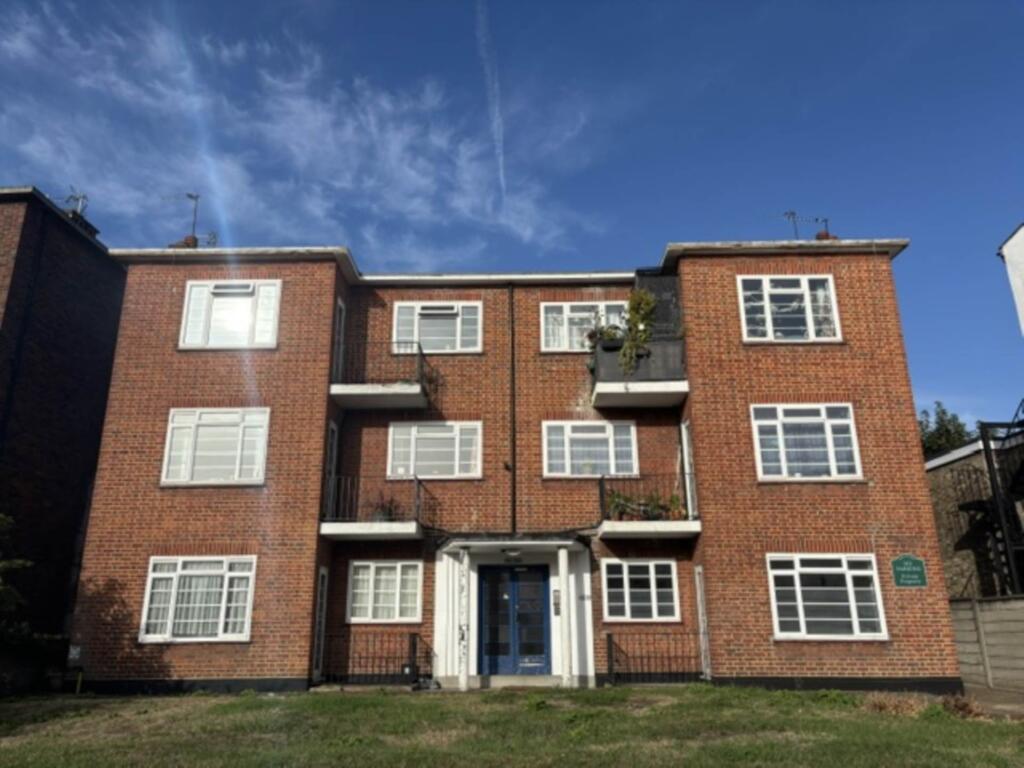Main image of property: High Road, South Woodford, E18