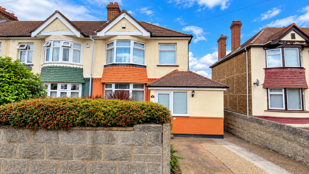 Main image of property: Barr Road, Gravesend, DA12 4DX