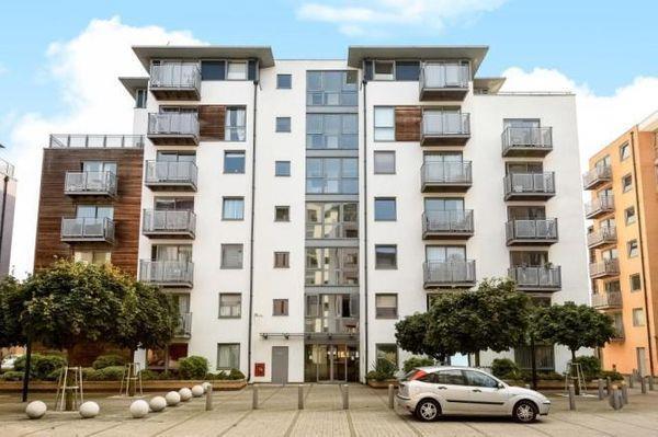 Main image of property: Deals Gateway, London