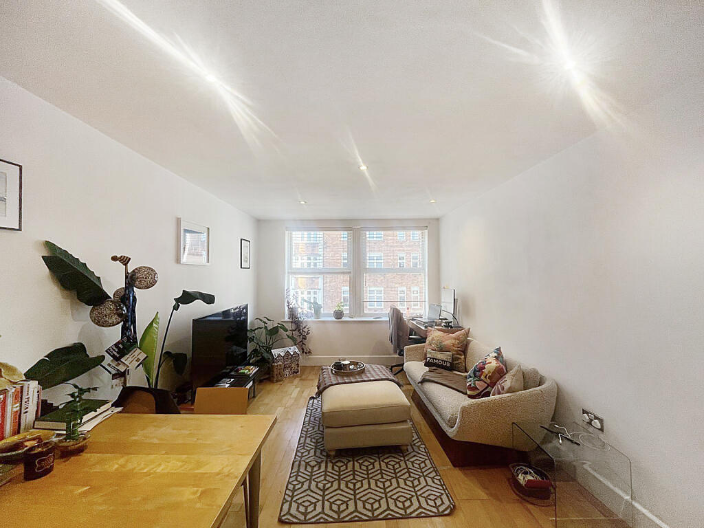 Main image of property: Fulham High Street, London, SW6