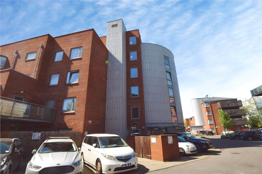 Main image of property: Aqua Court, Serpentine Close, Chadwell Heath, Romford, RM6