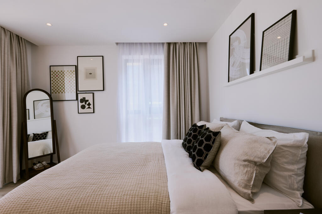 Main image of property: New Drum Street, Tower Hamlets, London