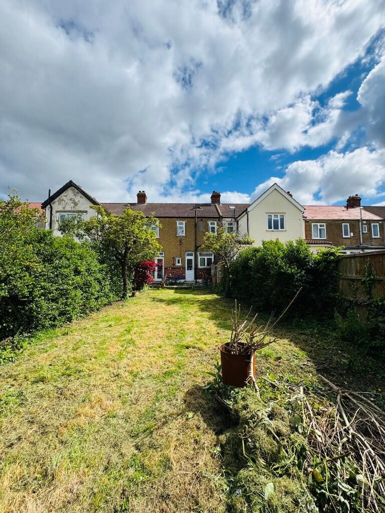 Main image of property: Babbacombe Gardens, Ilford, IG4