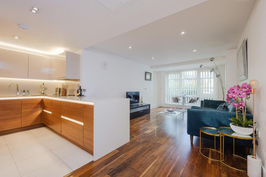 Main image of property: Kew Bridge, Brentford