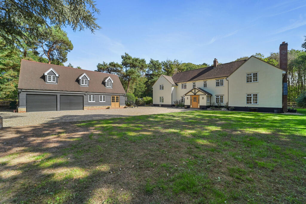Main image of property: Bergholt Road, Ipswich, IP9 2