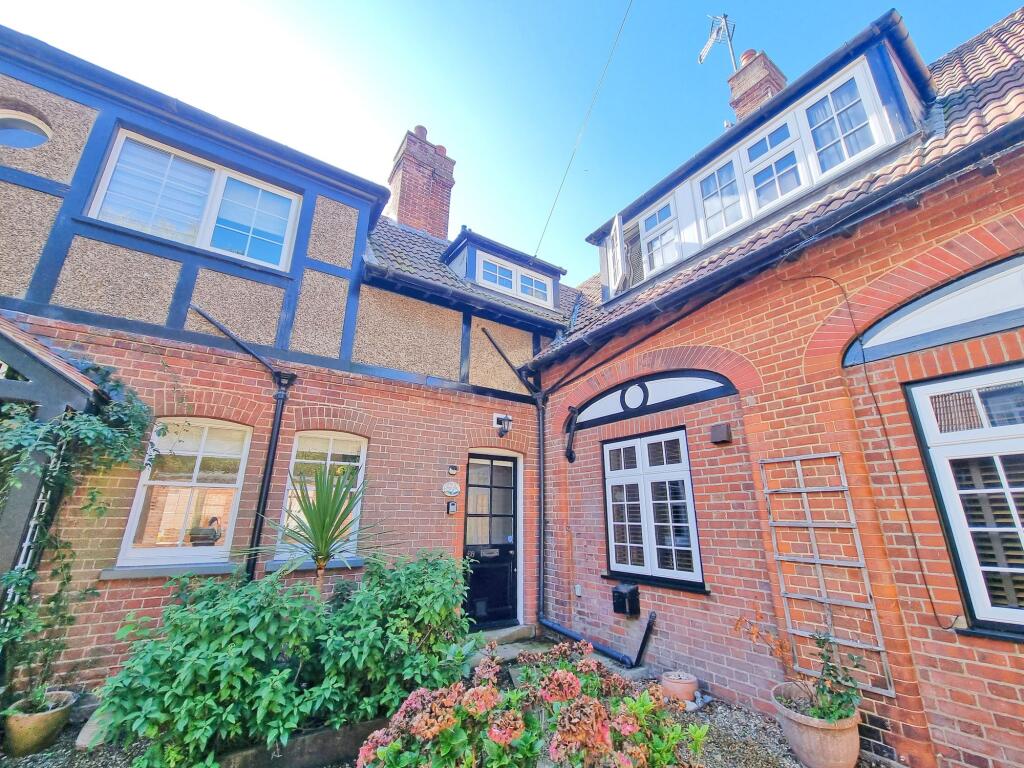 Main image of property: High Street, Overstrand, NR27