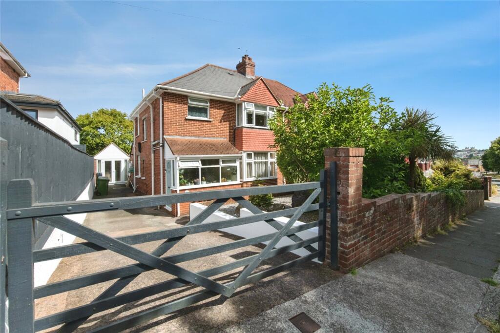 Main image of property: Dunsford Gardens, EXETER, Devon, EX4