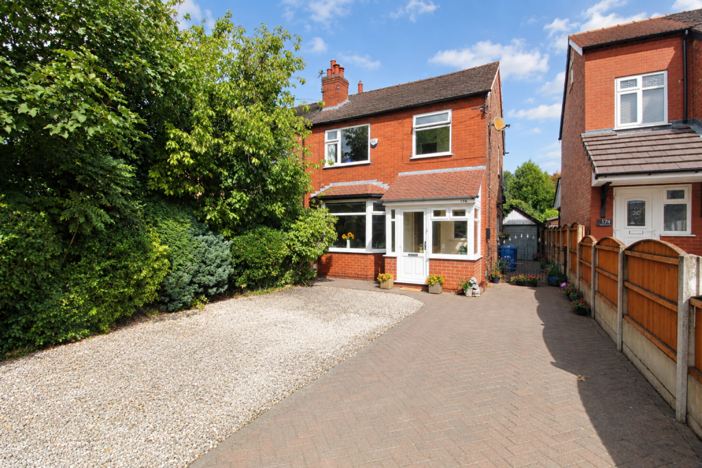 Main image of property: Stockport Road, Marple