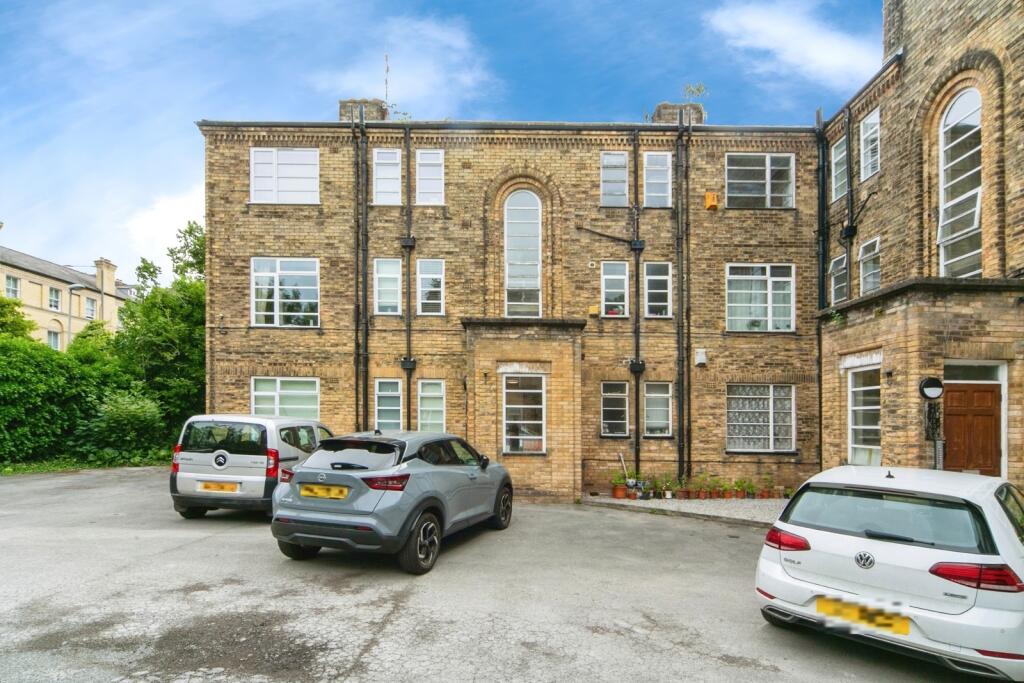 Main image of property: Linnet House, L8