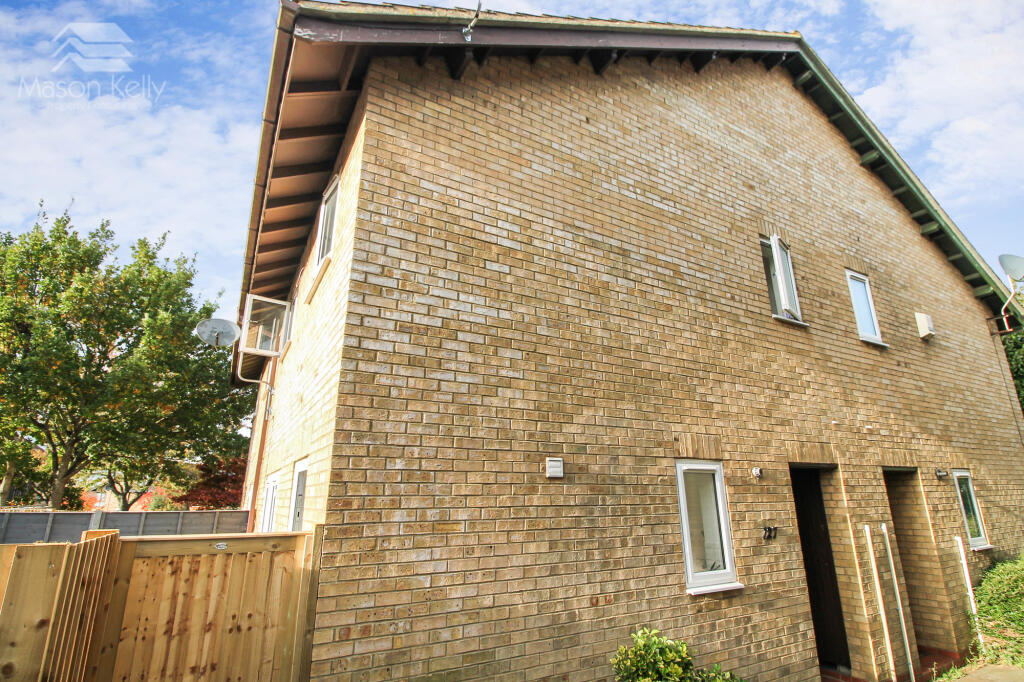 Main image of property: ***NO UPPER CHAIN***Studley Knapp, Walnut Tree, Milton Keynes
