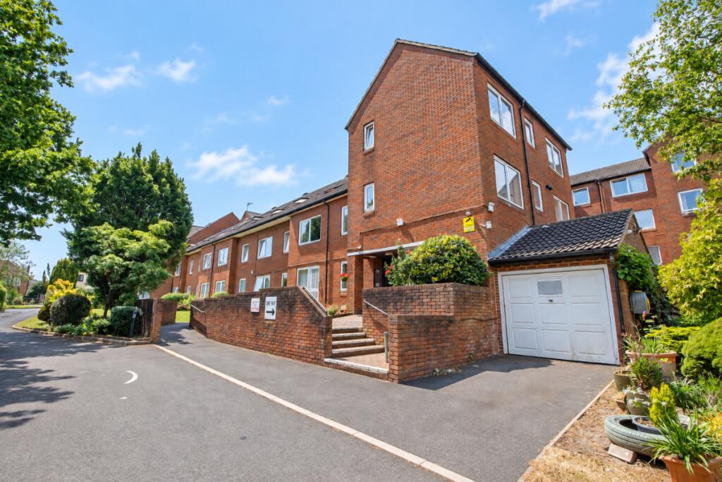 Main image of property: Homewater House, Hulbert Road, Waterlooville, PO7 7JZ