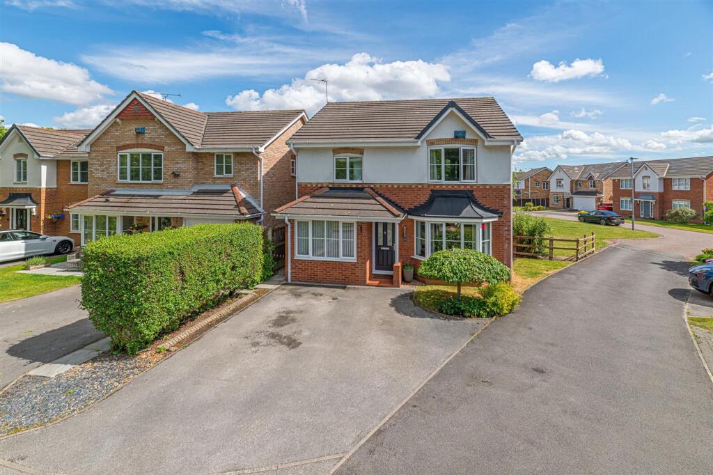 Main image of property: Virginia Gardens, Great Sankey, WA5