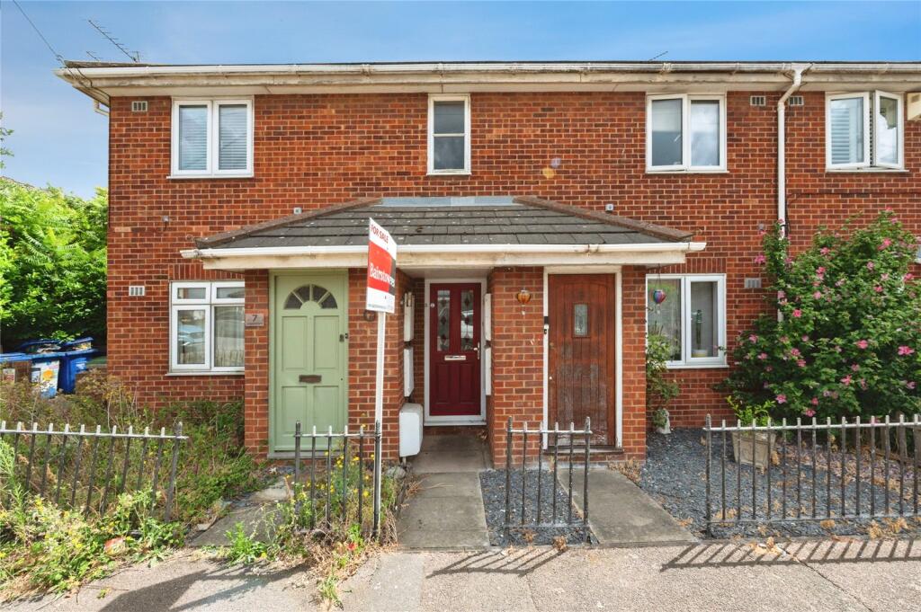 Main image of property: Crescent Court, Crescent Avenue, Grays, Essex, RM17