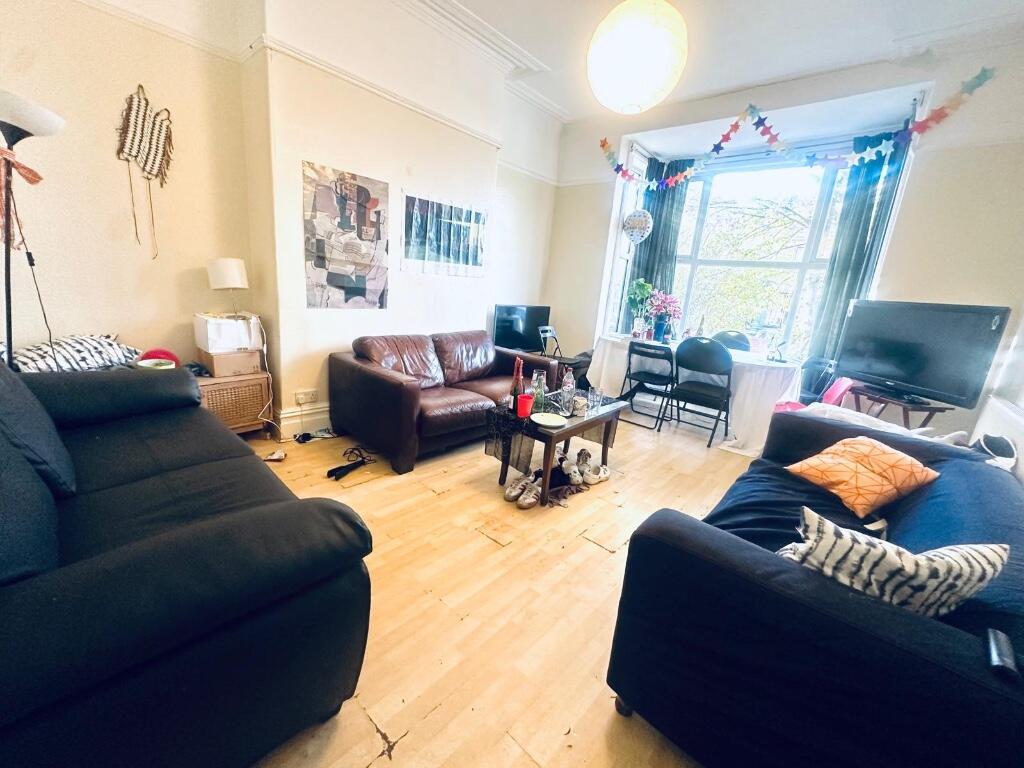 Main image of property: Ash Grove, Leeds, West Yorkshire, LS6