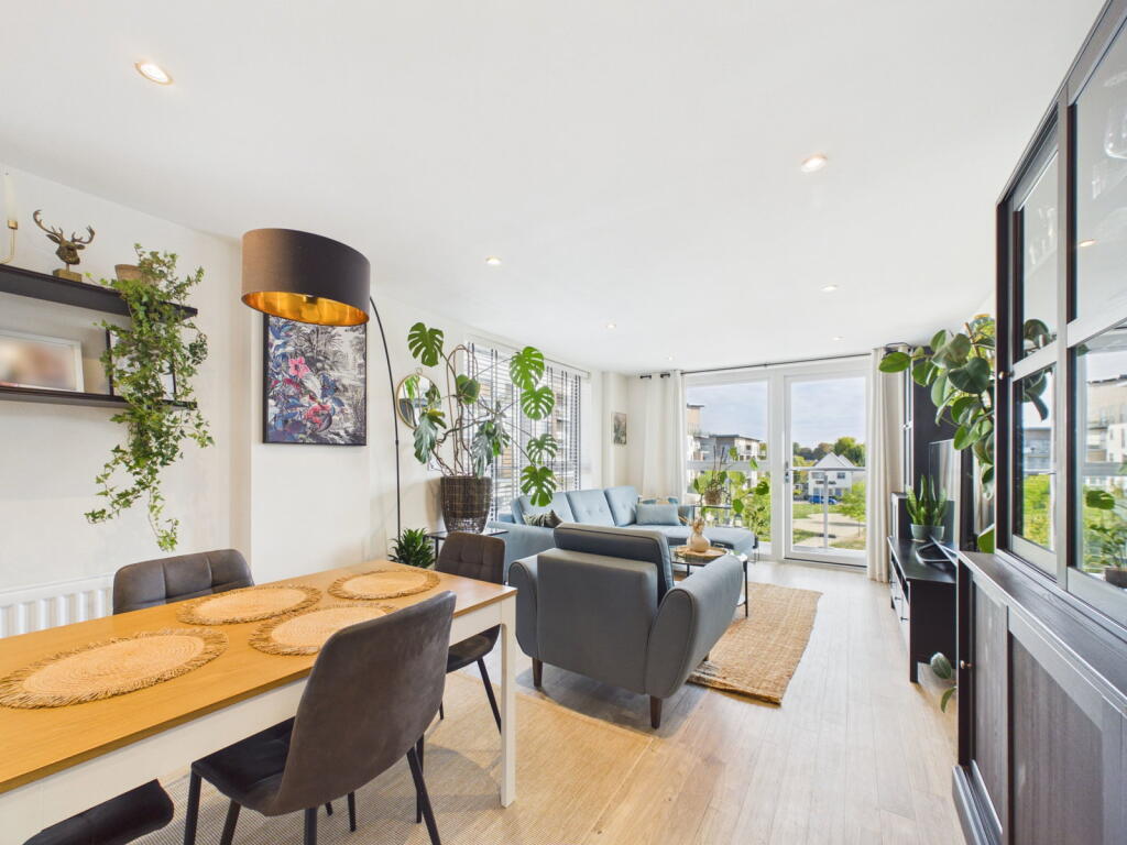 Main image of property: Meadow House, 1, Kingston Close, Maidenhead, SL6 1BF