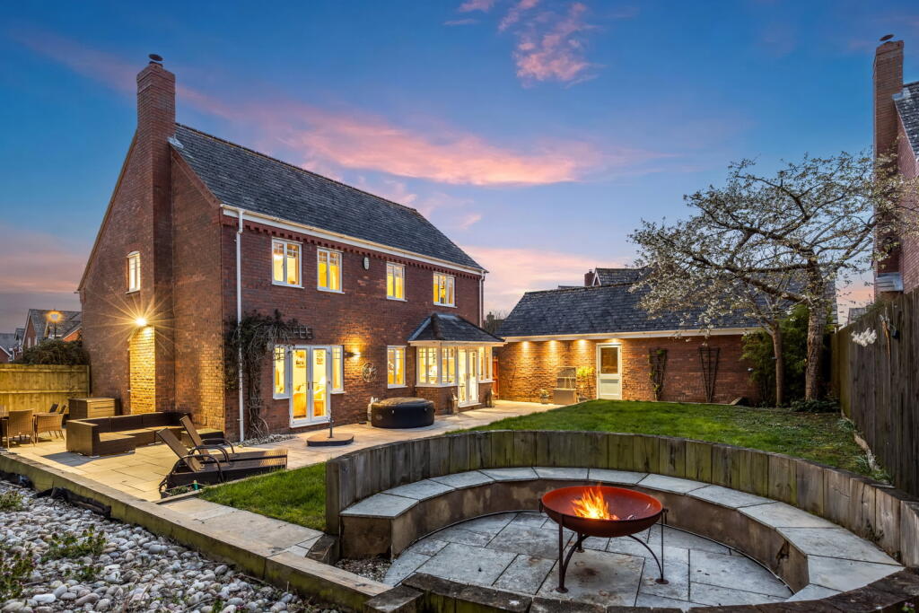 Main image of property: Cherry Hill, Old, Northampton, NN6 9EN
