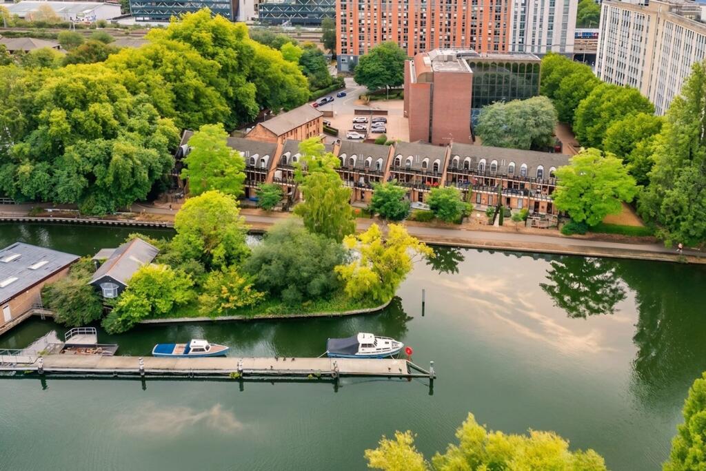 Main image of property: Kingfisher Place, Reading, RG1