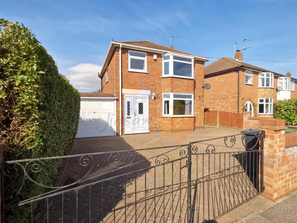Main image of property: Rufford Green, Lincoln
