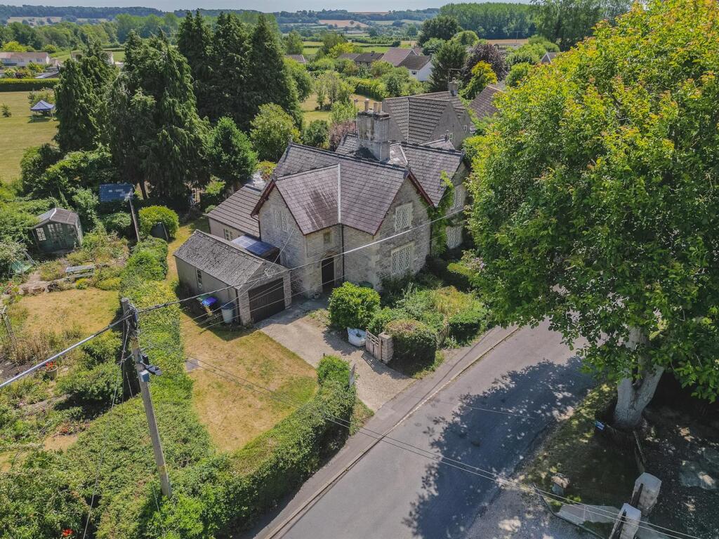 Main image of property: Compton Road, Calne SN11 8