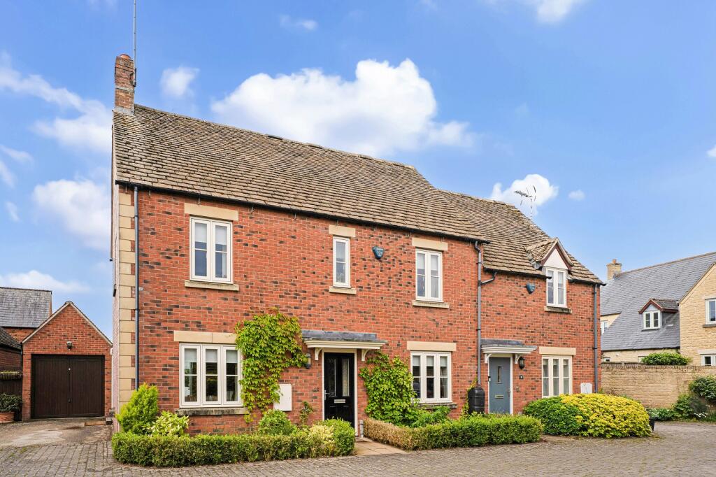 Main image of property: Beceshore Close, Moreton-in-Marsh, Gloucestershire. GL56 9NB