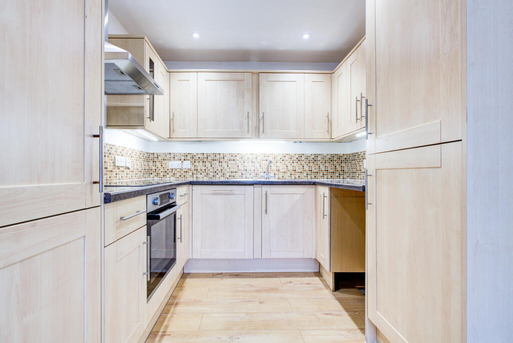 Main image of property: Oak Road North, Benfleet, SS7