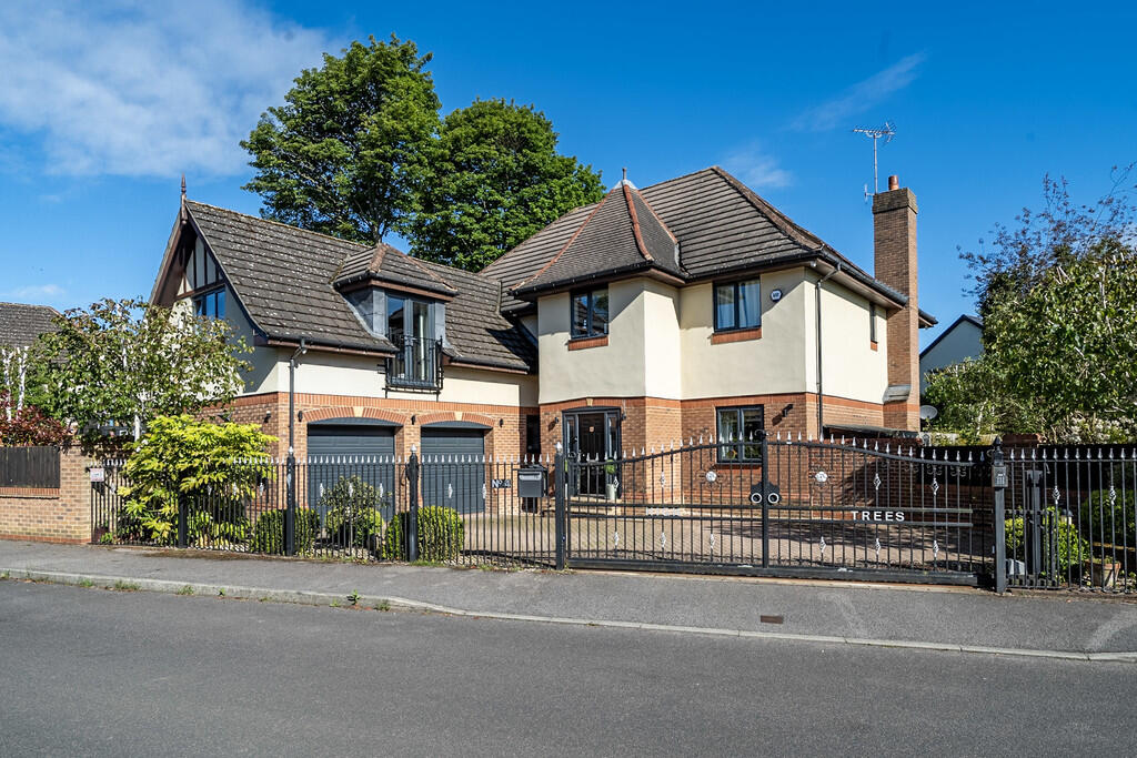 Main image of property: 4 The Meadow, Scarcroft LS14 3LD