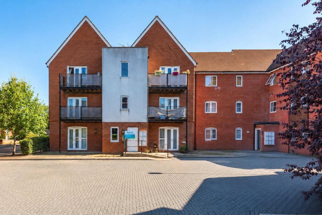 Main image of property: Outfield Crescent, Wokingham, Berkshire